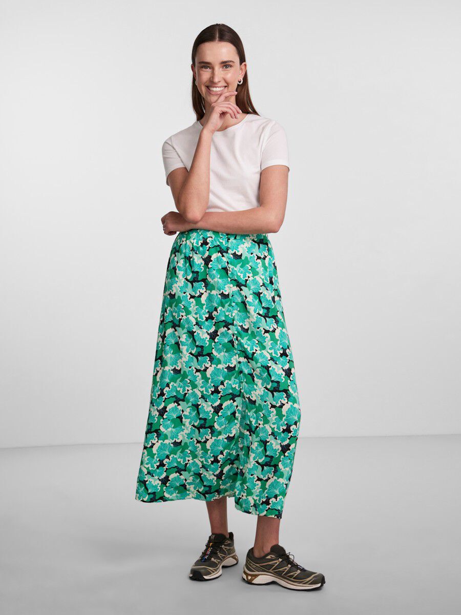 Shop the Look - pc_apr_32_custom.jpg