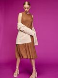 Shop the Look - pc_apr_53_custom.jpg