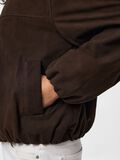 Product image thumbnail - PCTILLA - DAIM - CUIR VESTE BOMBER, Hot Fudge | 4
