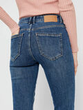 Pieces MID-RISE SLIM FIT JEANS, Medium Blue Denim, highres - 17106402_MediumBlueDenim_007.jpg