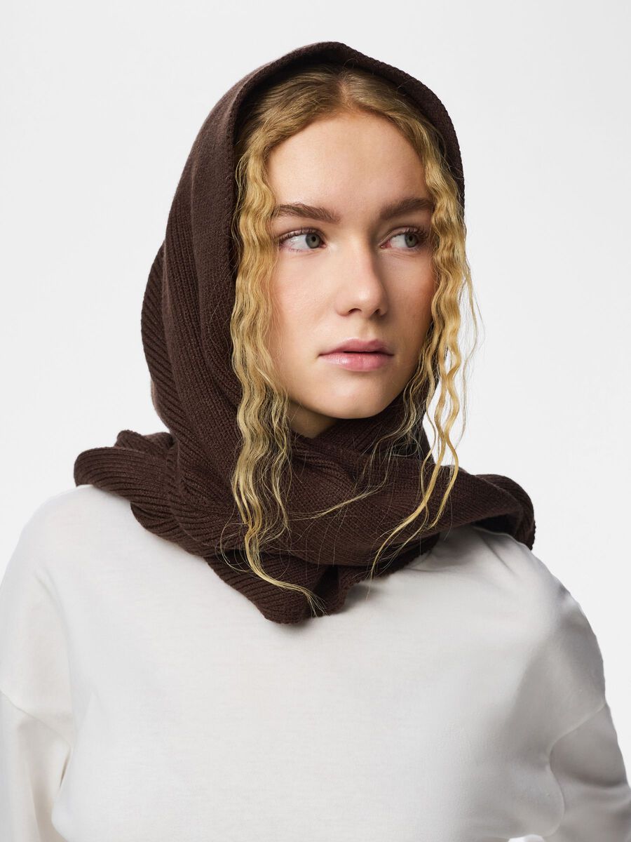 Carousel image - PCKOMMA RIB BIG TRIANGLE  SCARF, Hot Fudge | 4