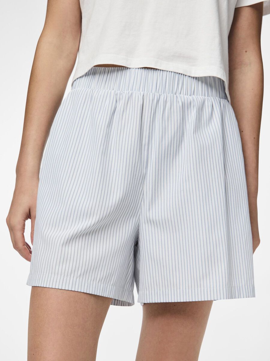 Pieces PCHOLLY SHORTS, Faded Denim, highres - 17154042_FadedDenim_1154889_006.jpg