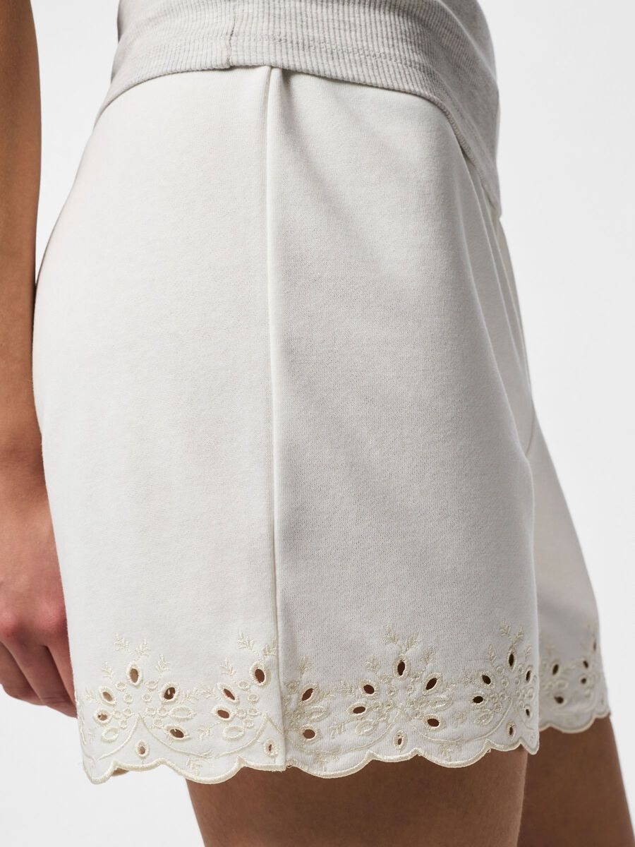 Carousel image - PCCHILLI SOMMER HW BRODERIE SHORTS, Cloud Dancer | 7