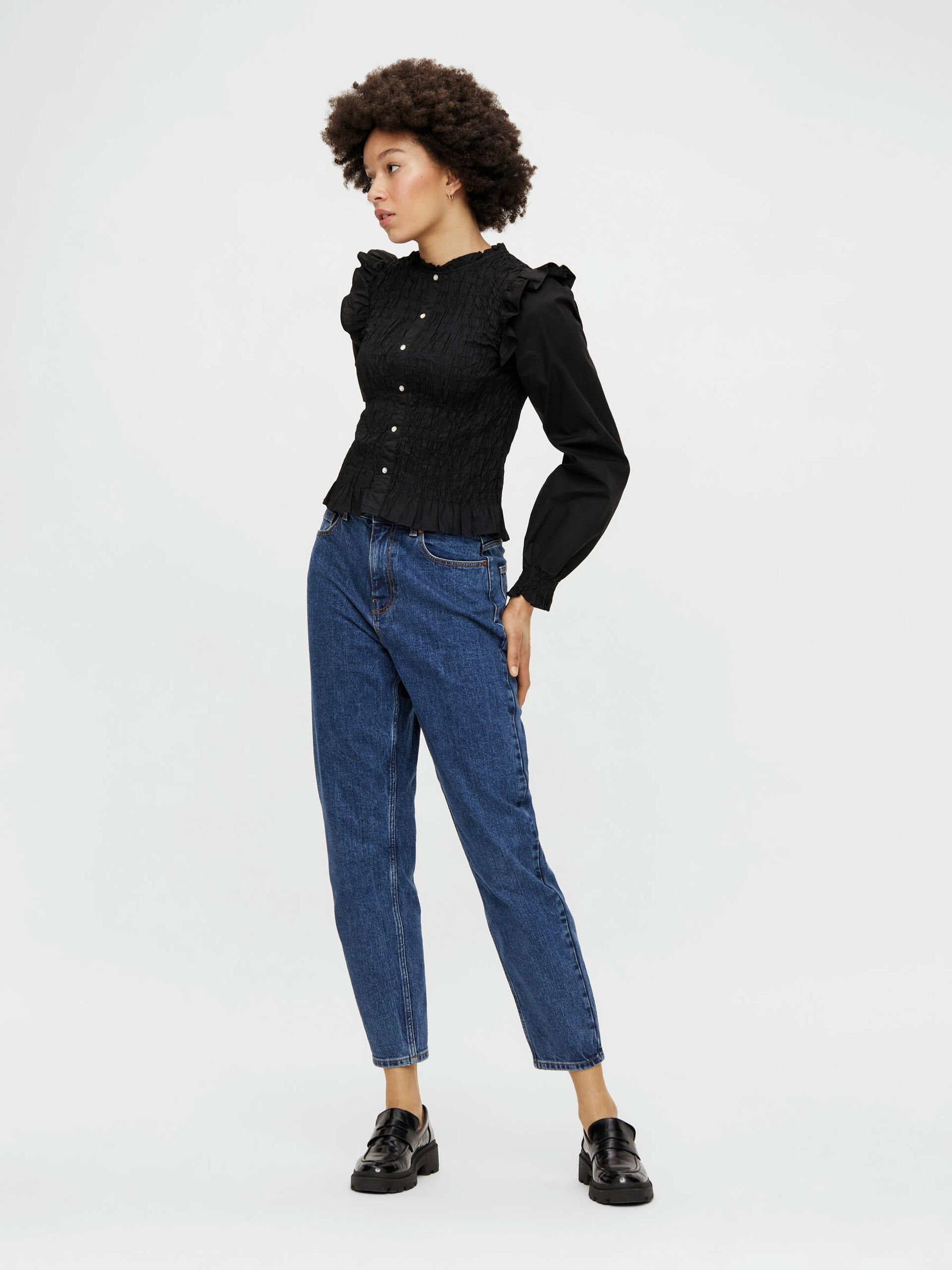 Carousel image - SMOCK LANGÆRMET BLUSE, Black | 3