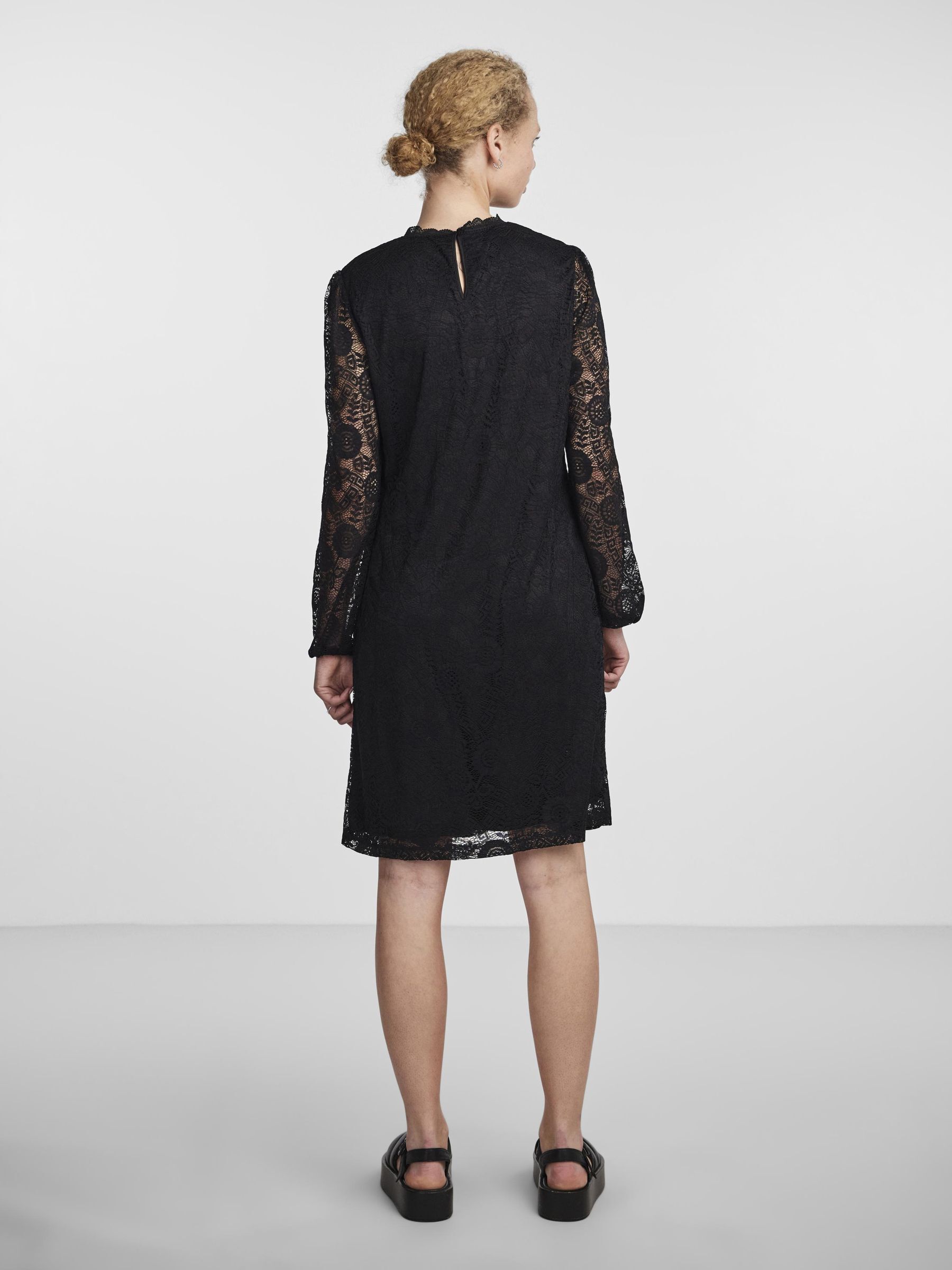 PCOLLINE KANTEN JURK Zwart PIECES Belgie