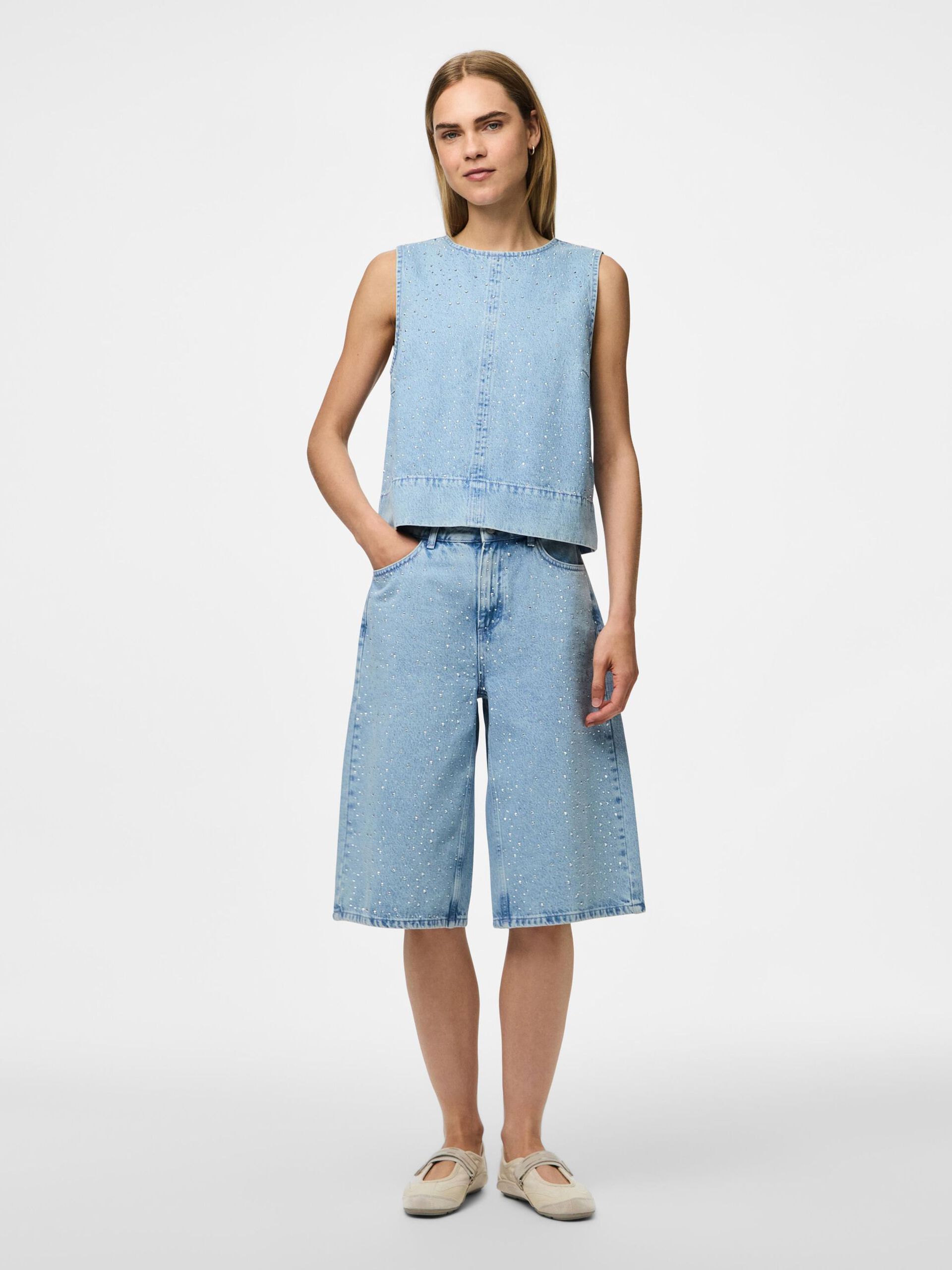 Carousel image - PCNOEL - TMH - LONG À STRASS SHORTS EN JEAN, Light Blue Denim | 5