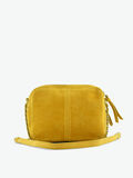 Pieces SUEDE CROSSBODY BAG, Lemon Chrome, highres - 17102760_LemonChrome_002.jpg