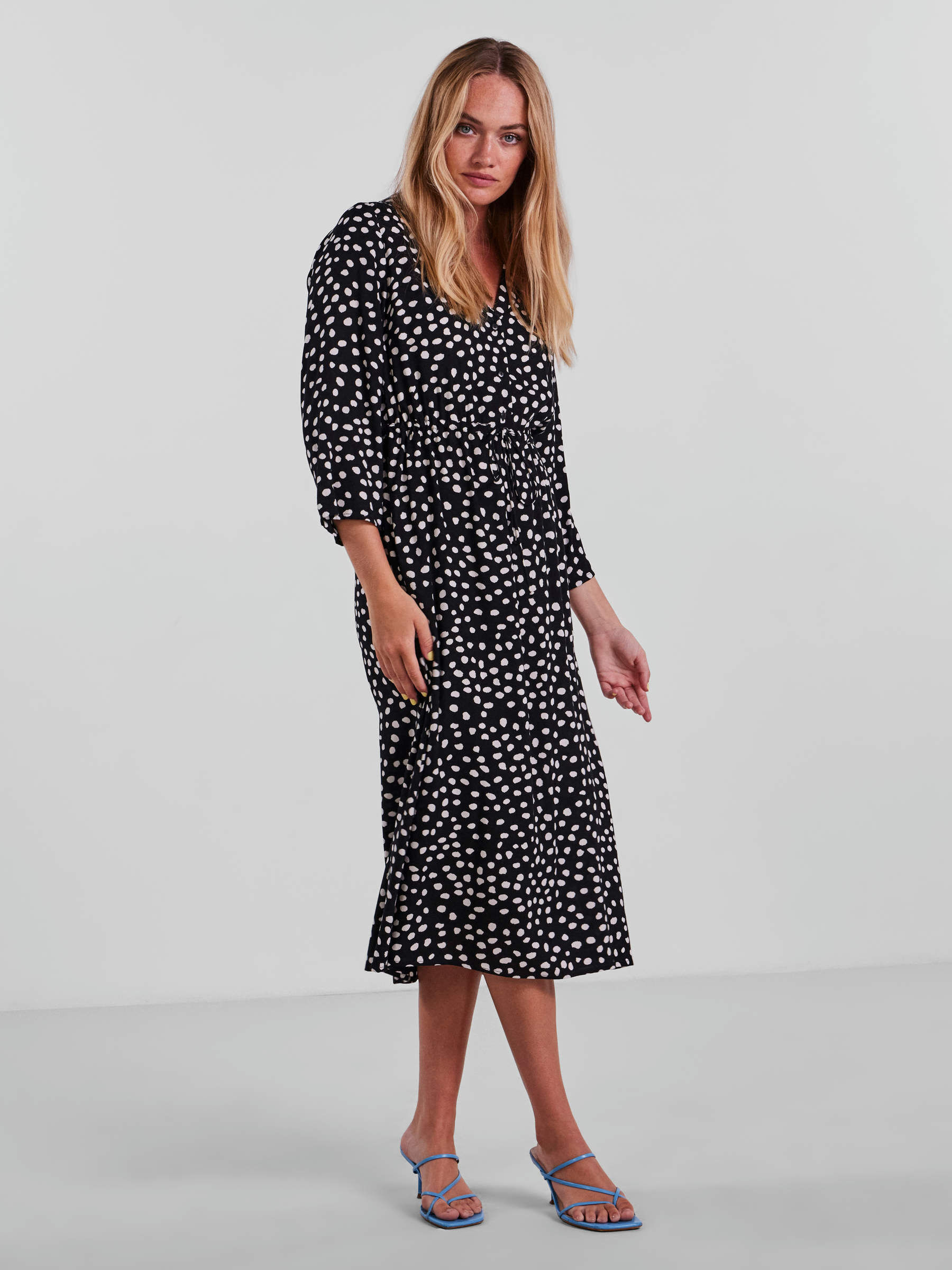 Midi dresses for women | Shop your trendy midi dresses at the 