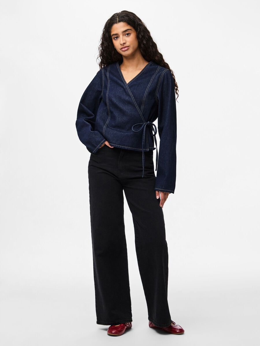 Carousel image - PCFENNA DENIM SLÅ-OM-BLUSE, Dark Blue Denim | 3