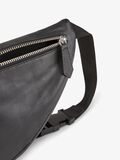 Pieces EN FORME DE SELLE CUIR SAC BANANE, Black, highres - 17101775_Black_005.jpg