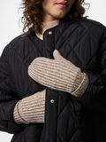 Product image thumbnail - PCMILLA MITTENS, Toasted Coconut | 2
