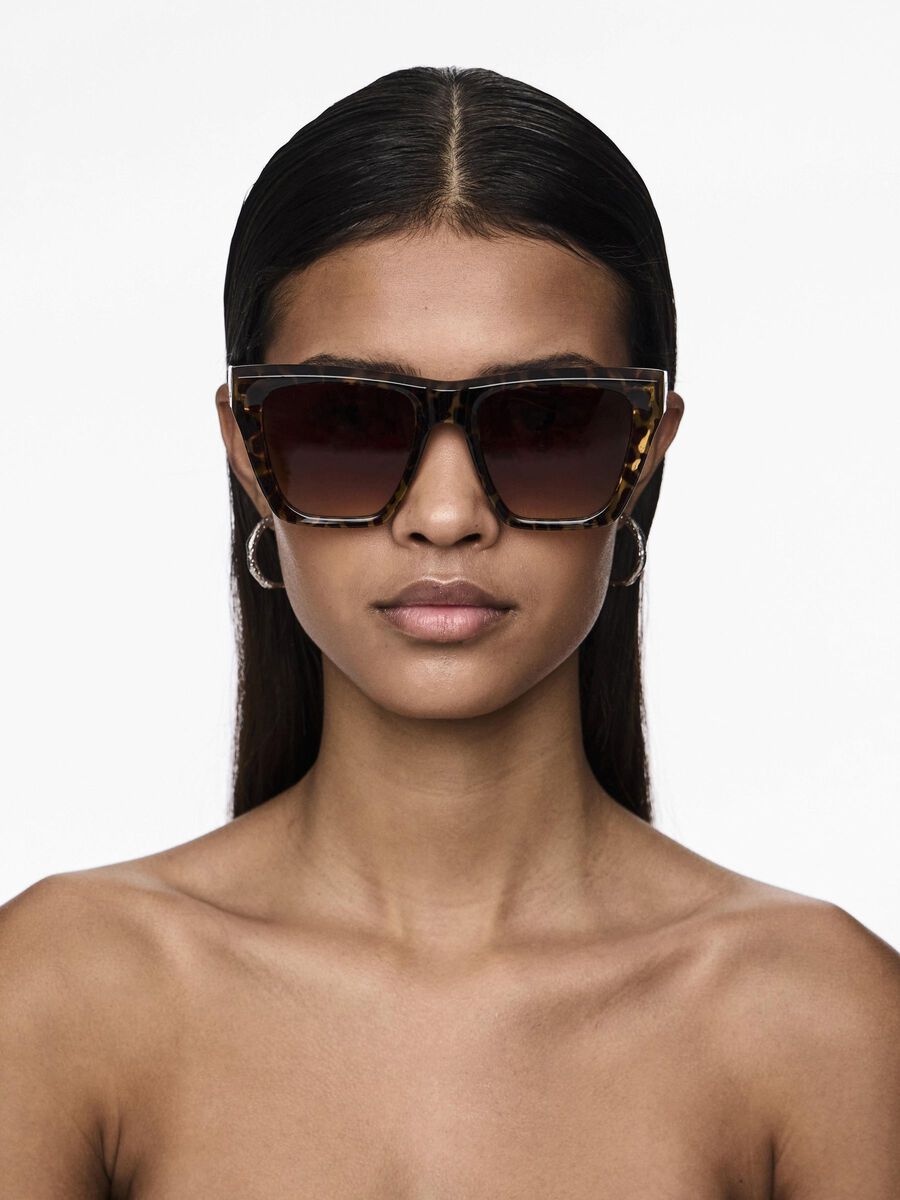 Carousel image - PCALICE SUNGLASSES, Black | 3