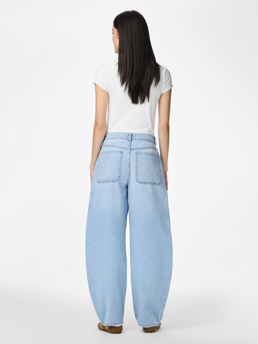 Product carousel image - PCRATE MW BARREL FIT JEANS, Light Blue Denim | 2