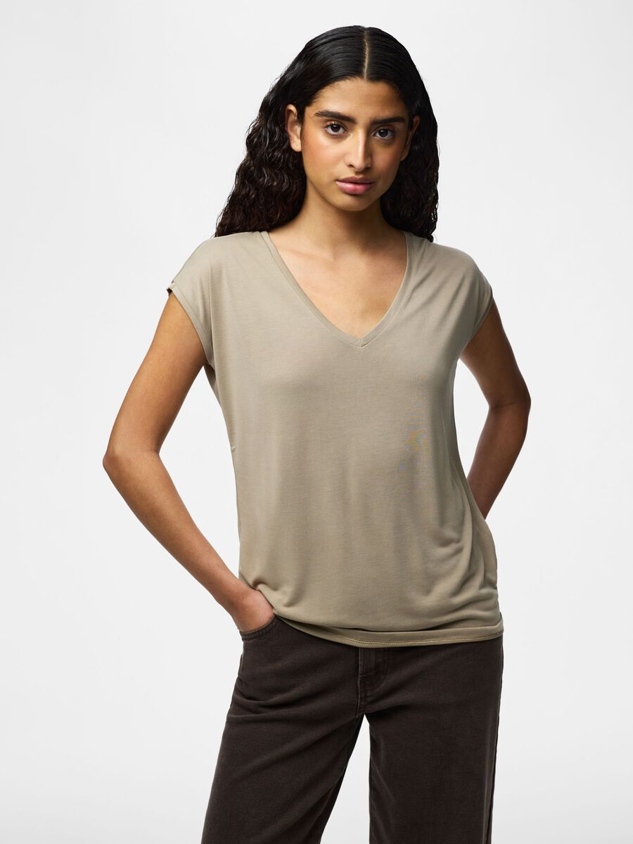 Product carousel image - PCKAMALA T-SHIRT MED V-HALS, Silver Mink | 1