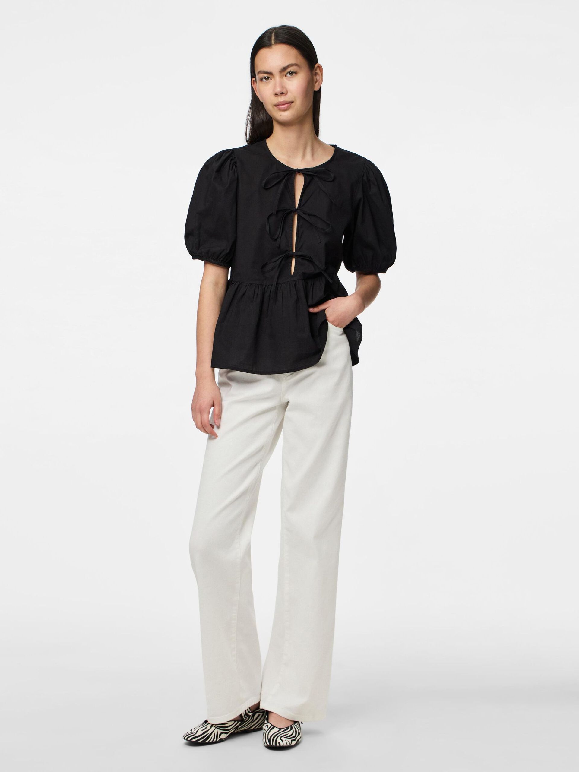 Carousel image - PCJOLLY TIE PUFF SLEEVED TOP, Black | 3
