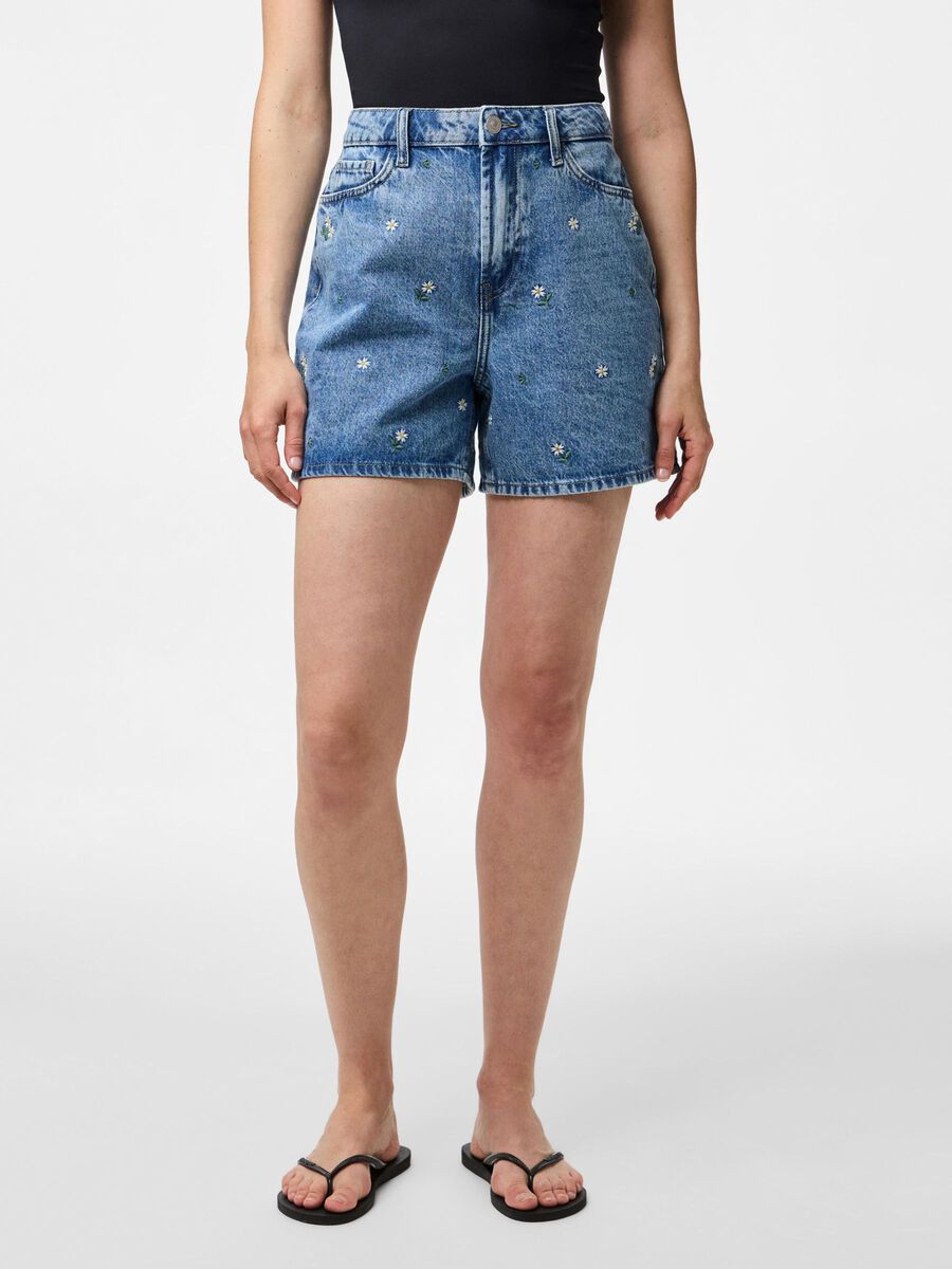 Pieces SHORTS IN DENIM, Light Blue Denim, highres - 17148991_LightBlueDenim_1210951_003.jpg