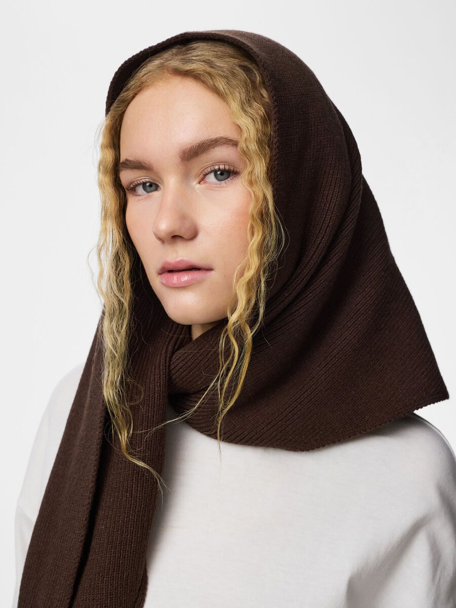 Carousel image - PCKOMMA RIB BIG TRIANGLE  SCARF, Hot Fudge | 3