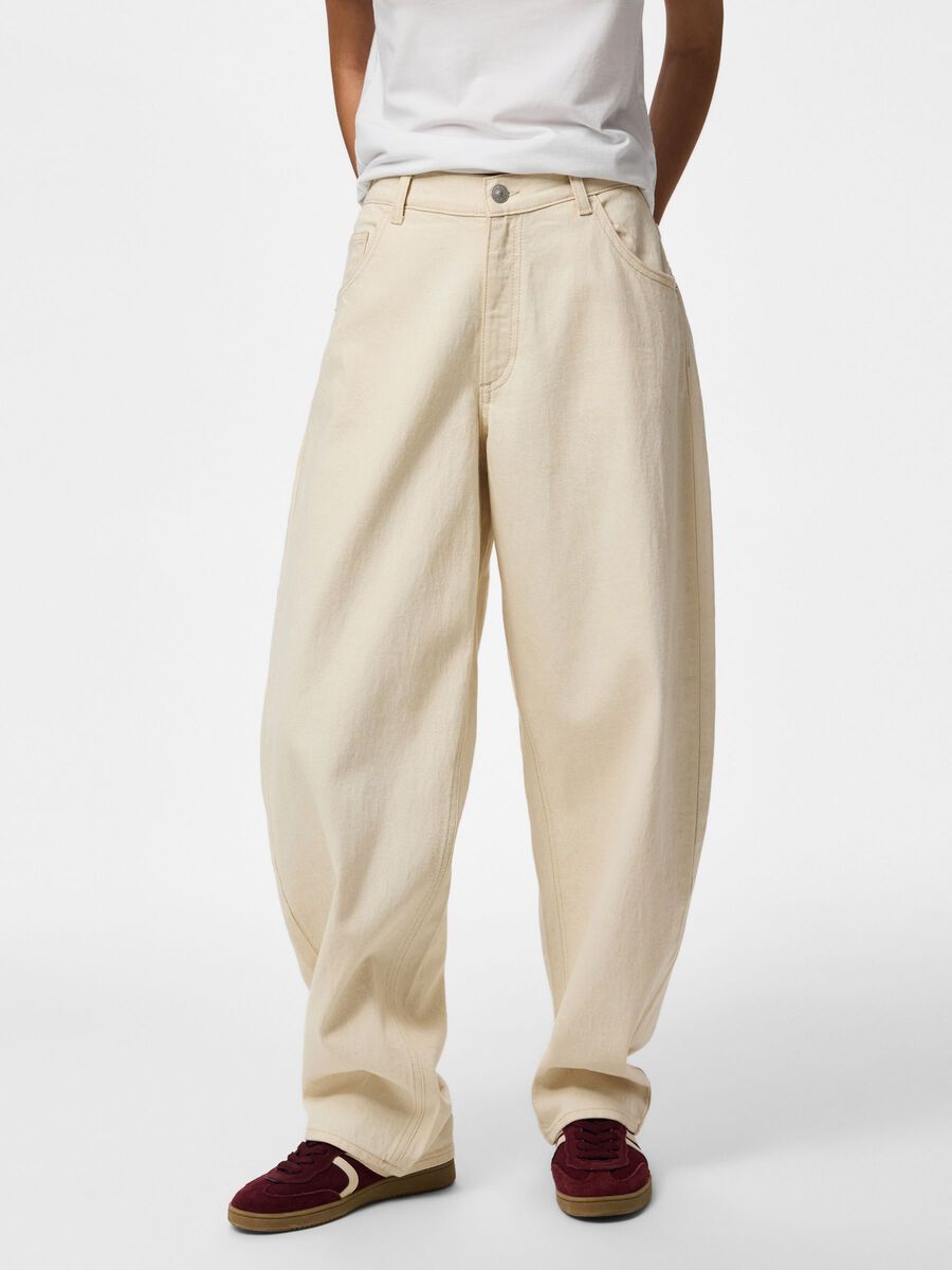 Product carousel image - PCGRACE HW JEANS MED BARREL-FIT, Ecru | 1