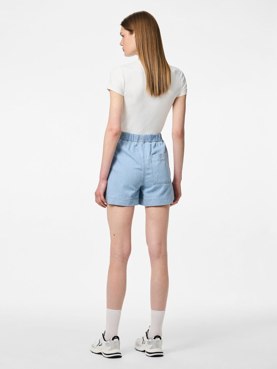 Pieces PCTULA DENIM SHORTS, Light Blue Denim, highres - 17157271_LightBlueDenim_004.jpg