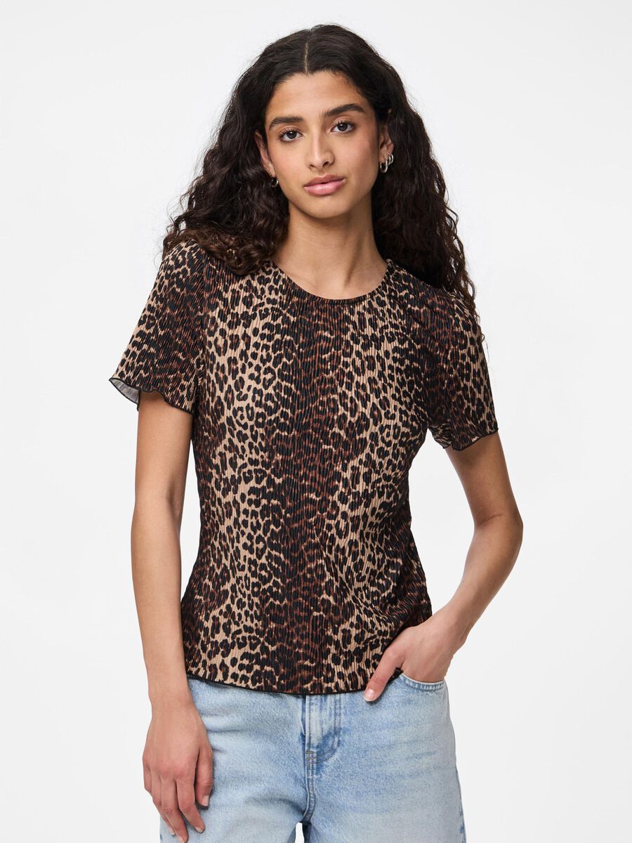 Pieces PCFLORA T-SHIRT, Black, highres - 17155404_Black_1169659_003.jpg