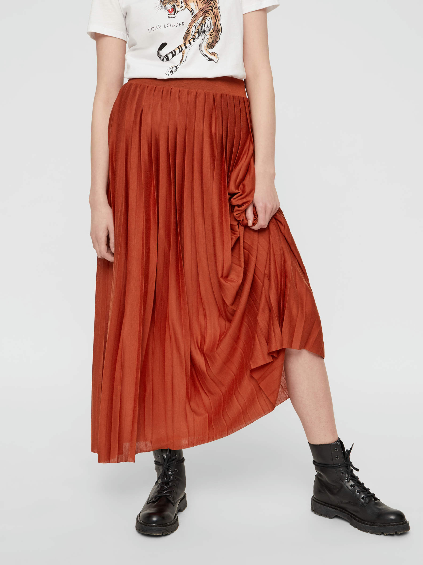 Pleated maxi skirt Pieces