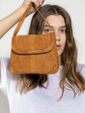 Pieces LEATHER CROSSBODY BAG, Cognac, highres - 17086509_Cognac_008.jpg