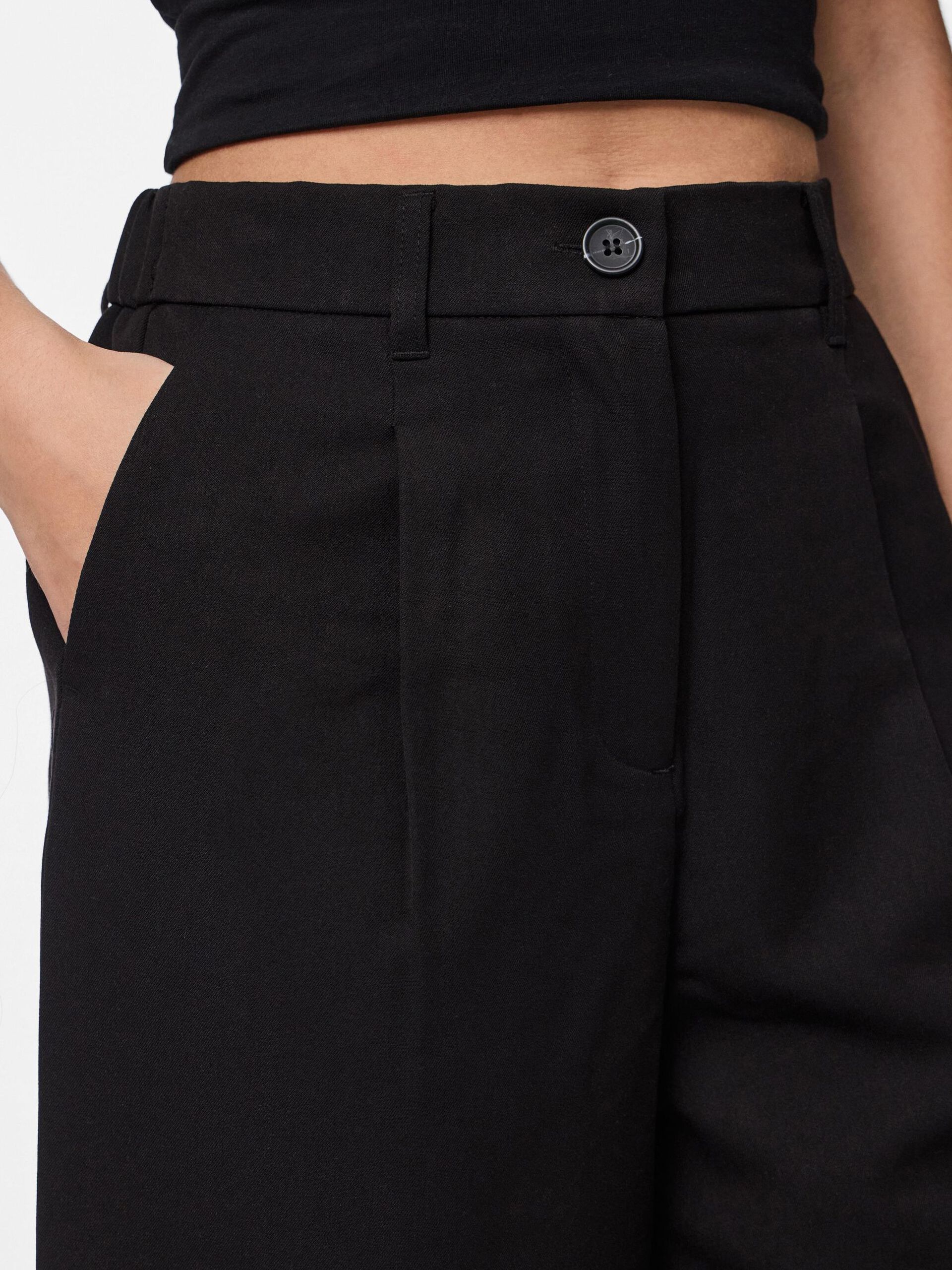 Carousel image - PCKAMIL HW SHORTS, Black | 4