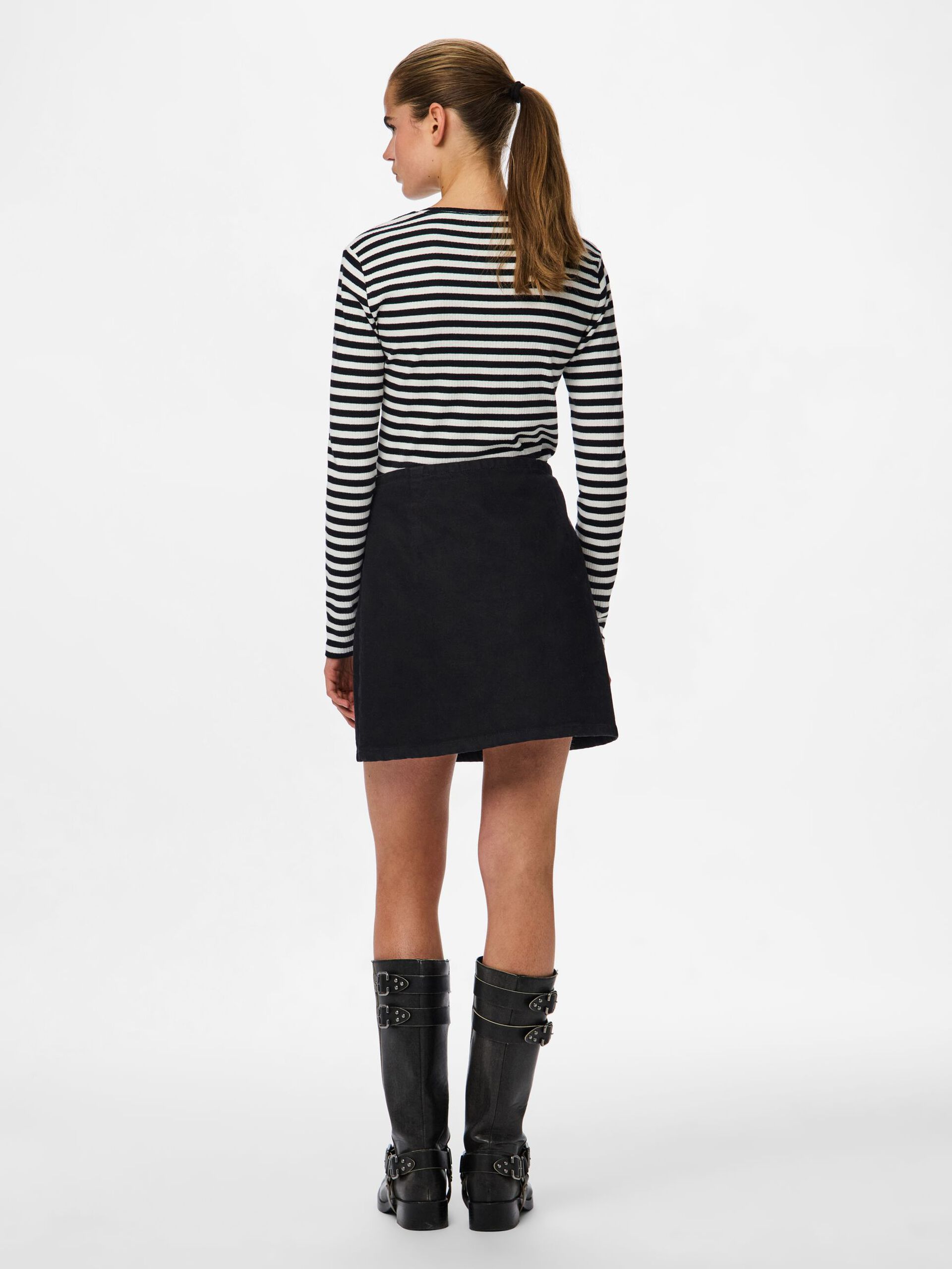 Carousel image - PCFLORA DENIM WRAP SKIRT, Black Denim | 3