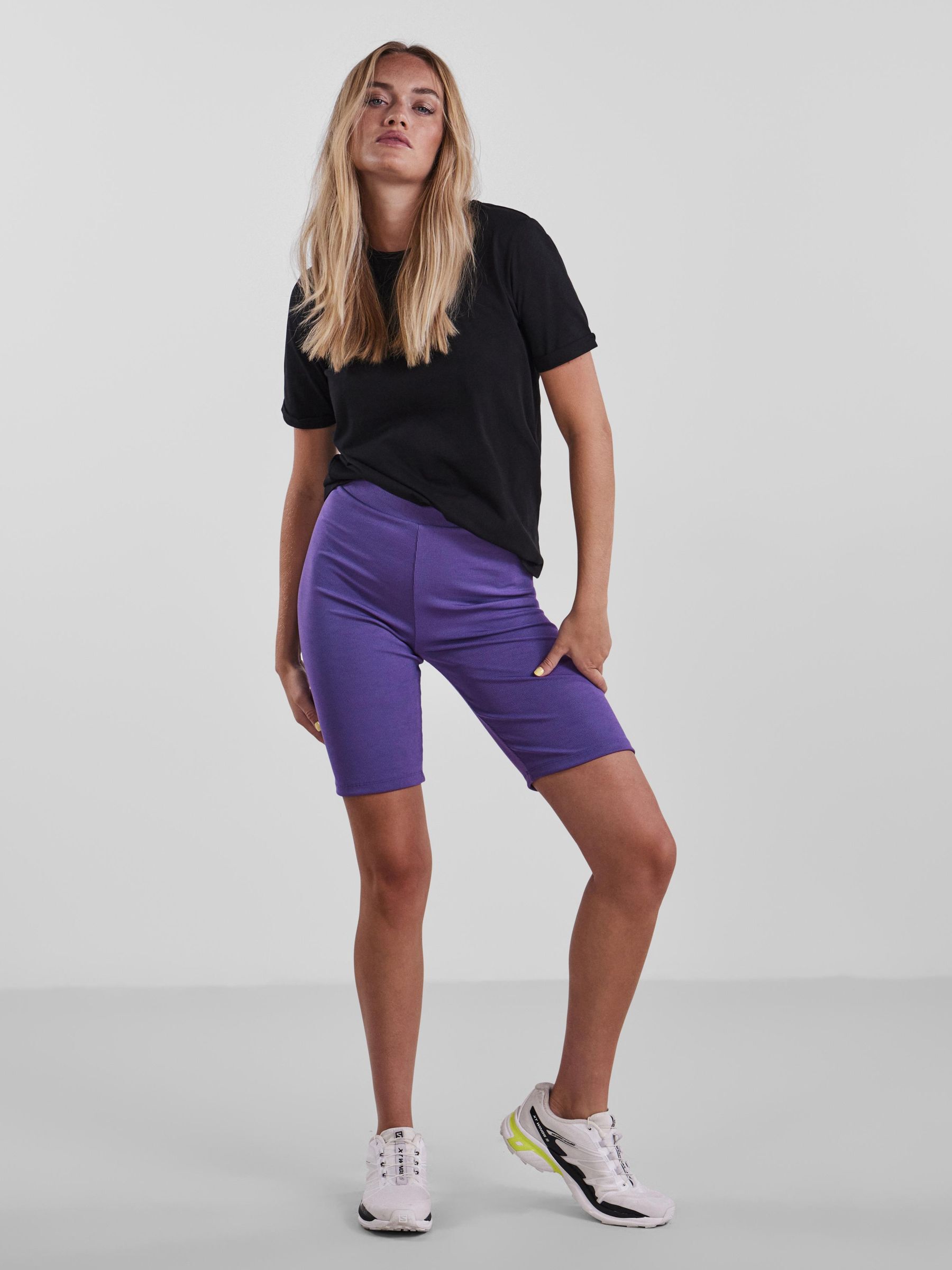Pieces biker shorts deals