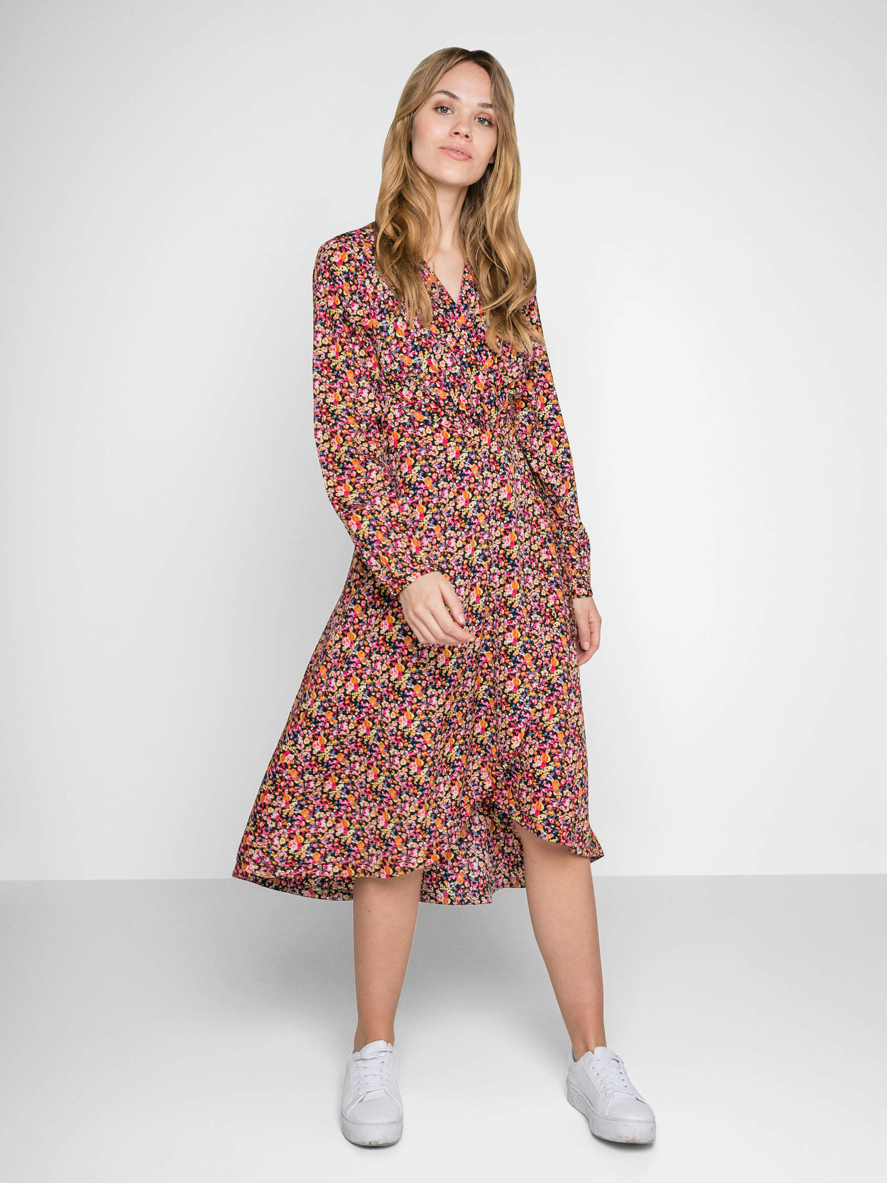 Pieces jurk zwart discount bloemen