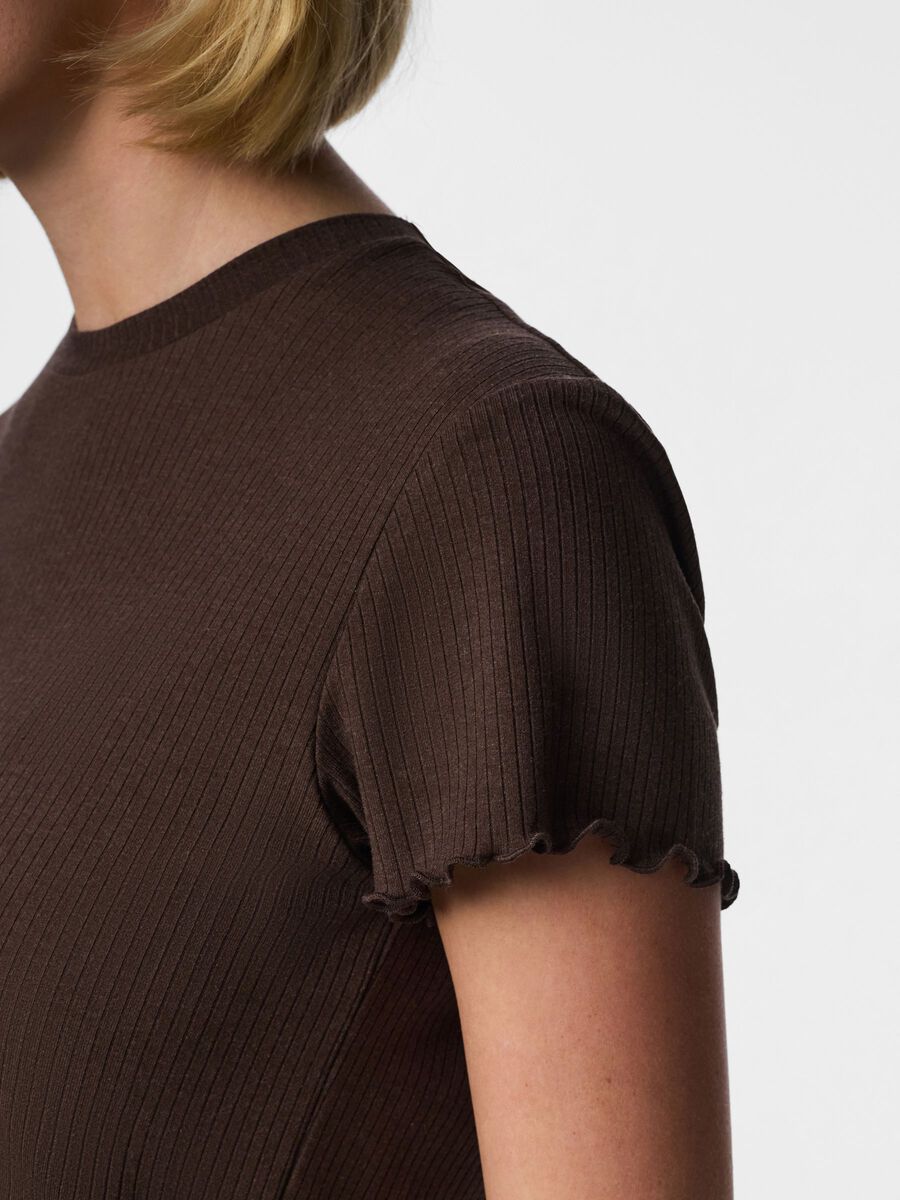 Carousel image - PCNICCA RIBBED T-SHIRT, Hot Fudge | 4