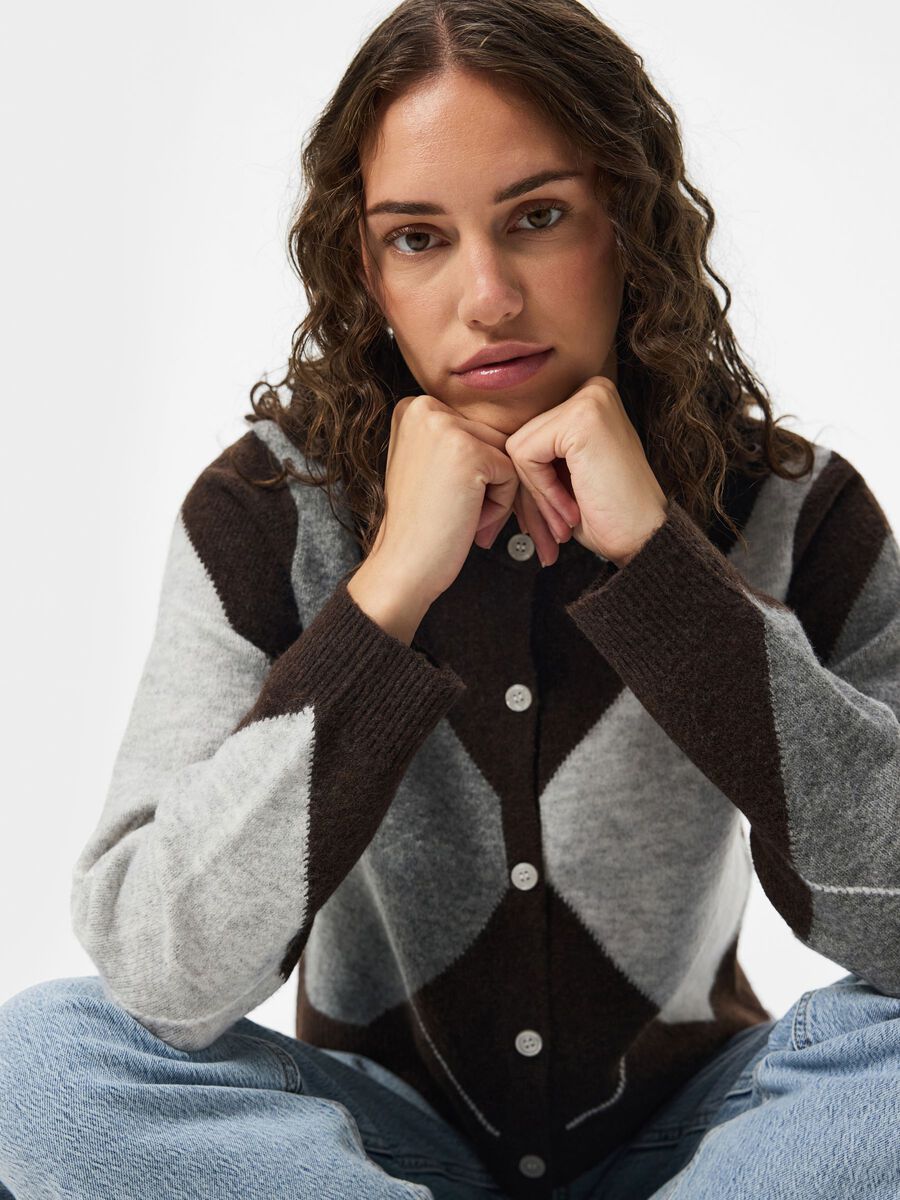 Carousel image 7 PCSALLY - CARREAUX CARDIGAN EN MAILLE, Hot Fudge