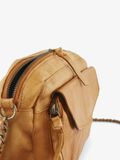 Pieces LEATHER CROSSBODY BAG, Cognac, highres - 17087872_Cognac_005.jpg