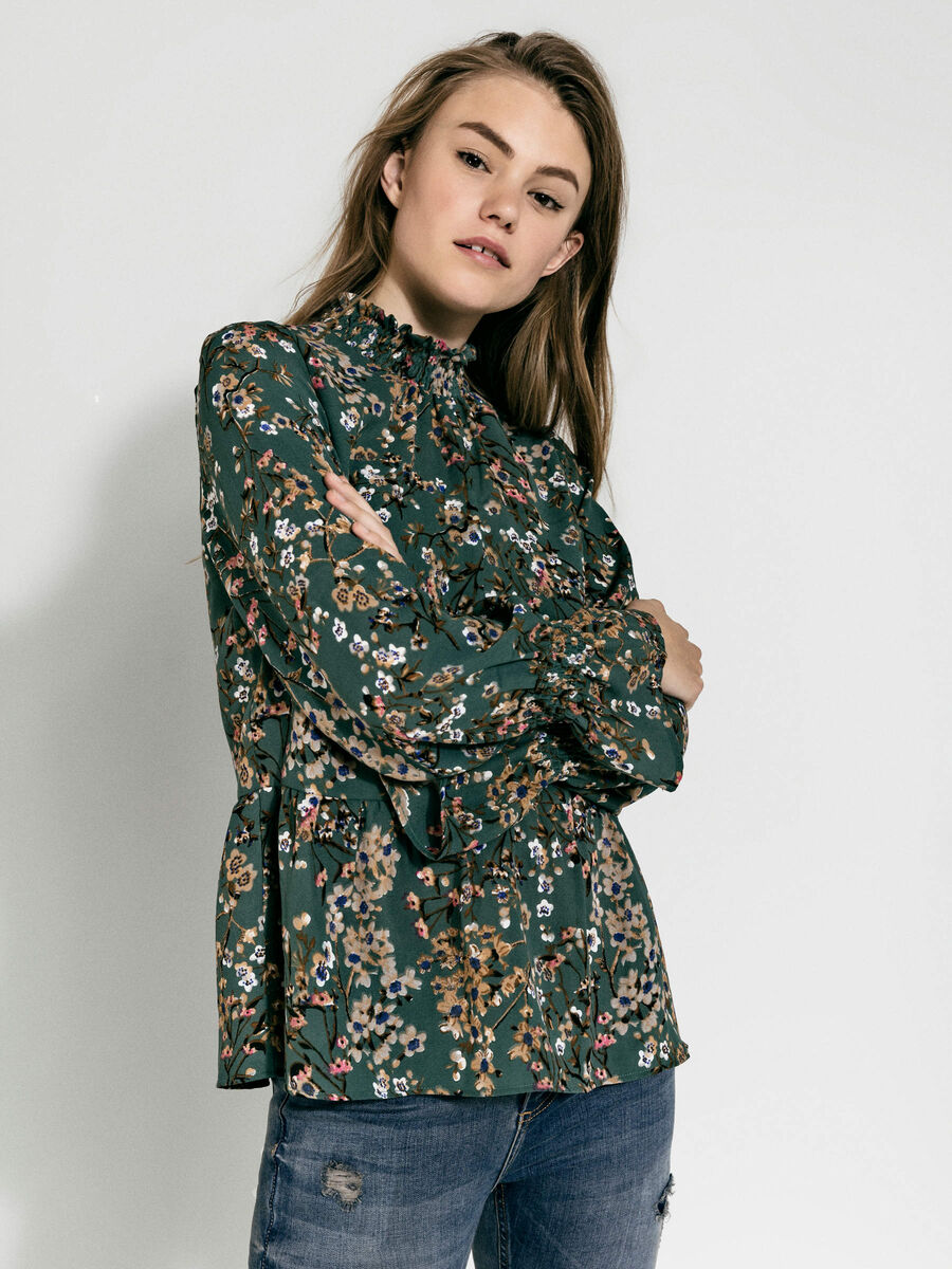 Pieces FLOWERED HIGH NECK BLOUSE, Silver Pine, highres - 17091073_SilverPine_639438_003.jpg