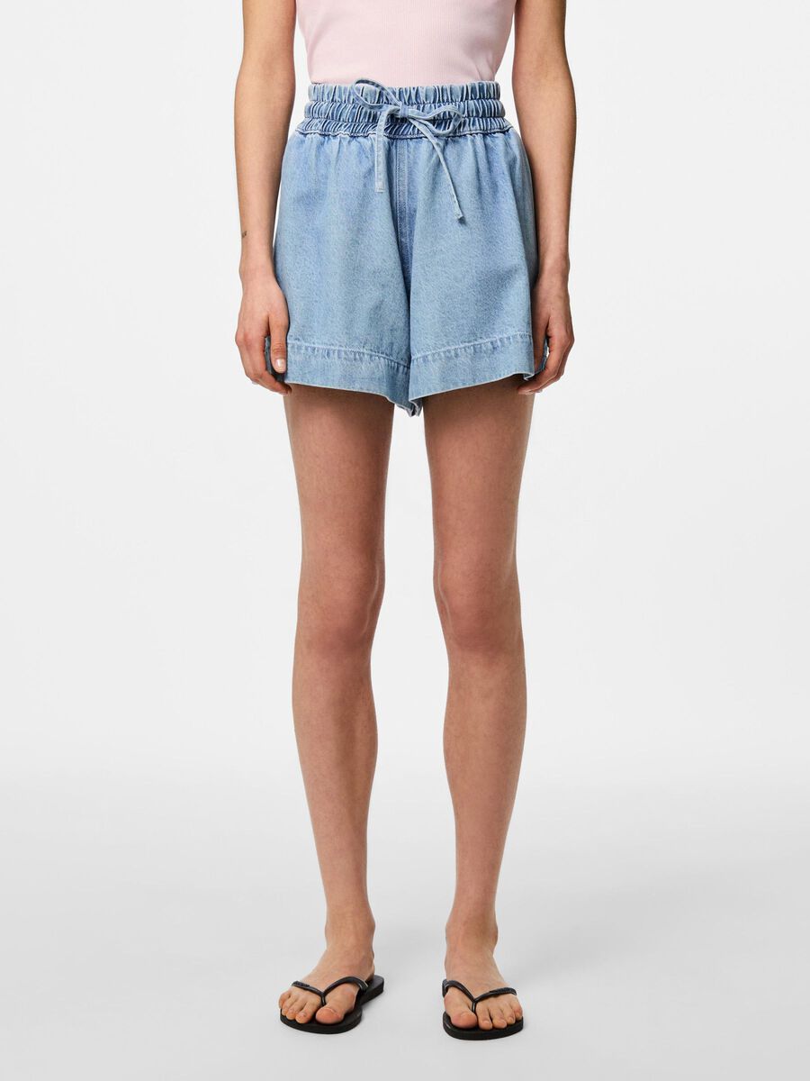 Pieces PCFLORA TH SHORTS EN JEAN, Light Blue Denim, highres - 17158452_LightBlueDenim_003.jpg