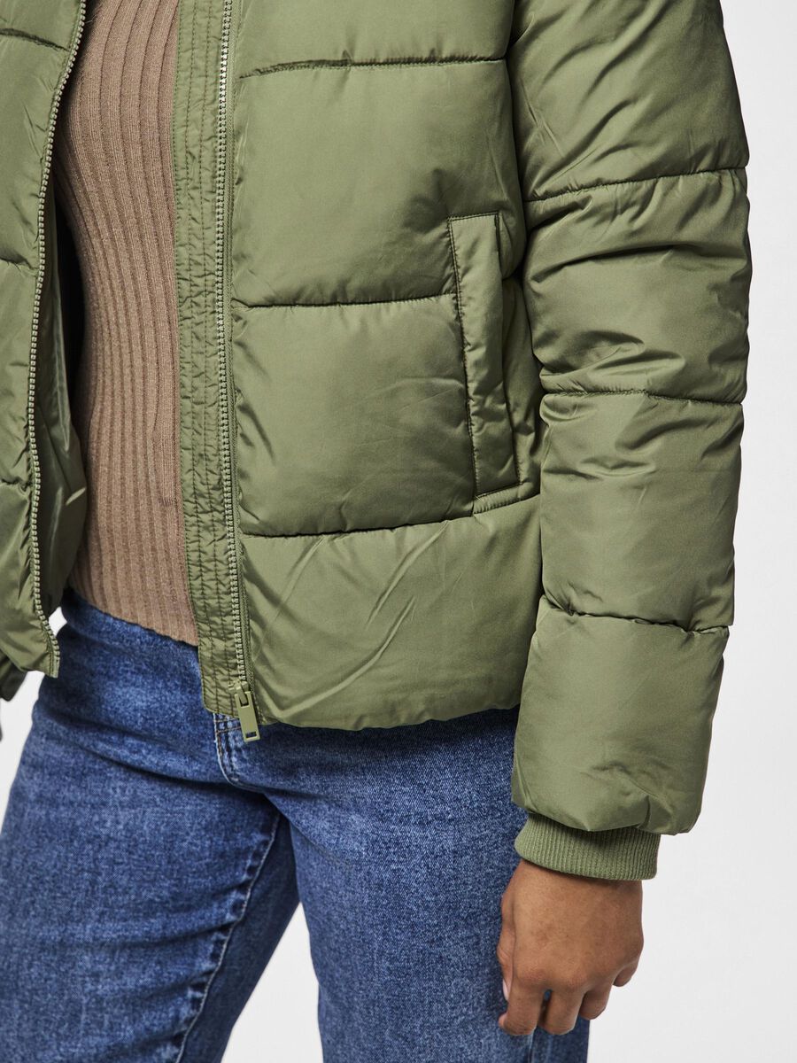 Carousel image - PCBEE DYNEJAKKE, Deep Lichen Green | 4