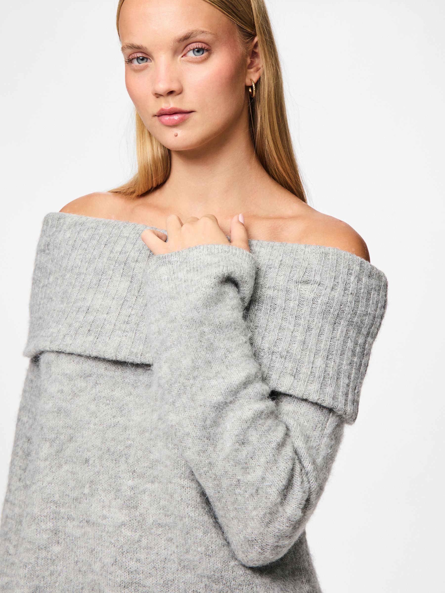 PCPAM OFF SHOULDER KNITTED JUMPER | Grey | PIECES® Ireland