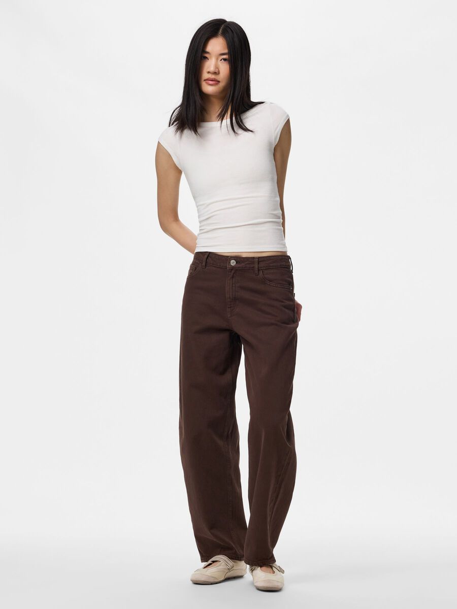Product carousel image 1 PCGRACE MW BARREL FIT JEANS, Hot Fudge