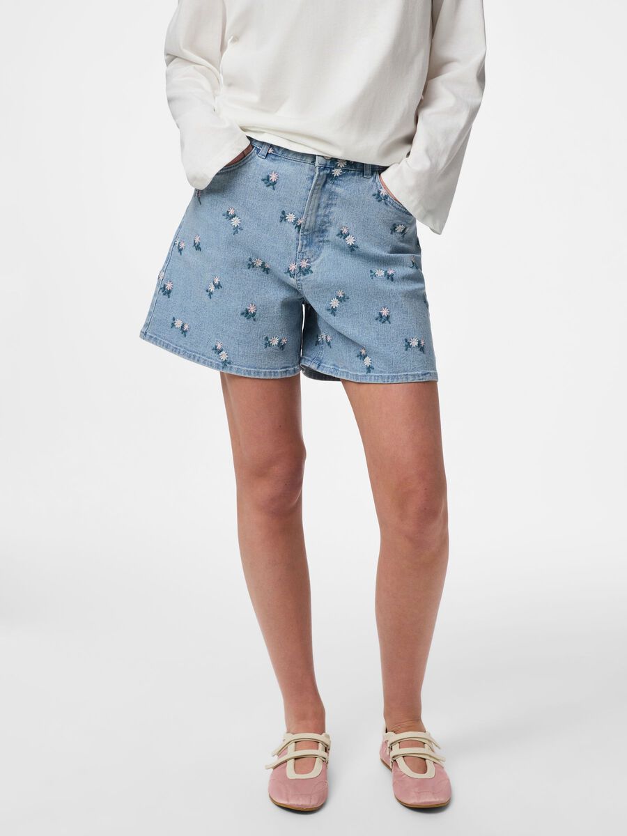 Product carousel image - PCFLORA HW  DENIM SHORTS, Light Blue Denim | 1