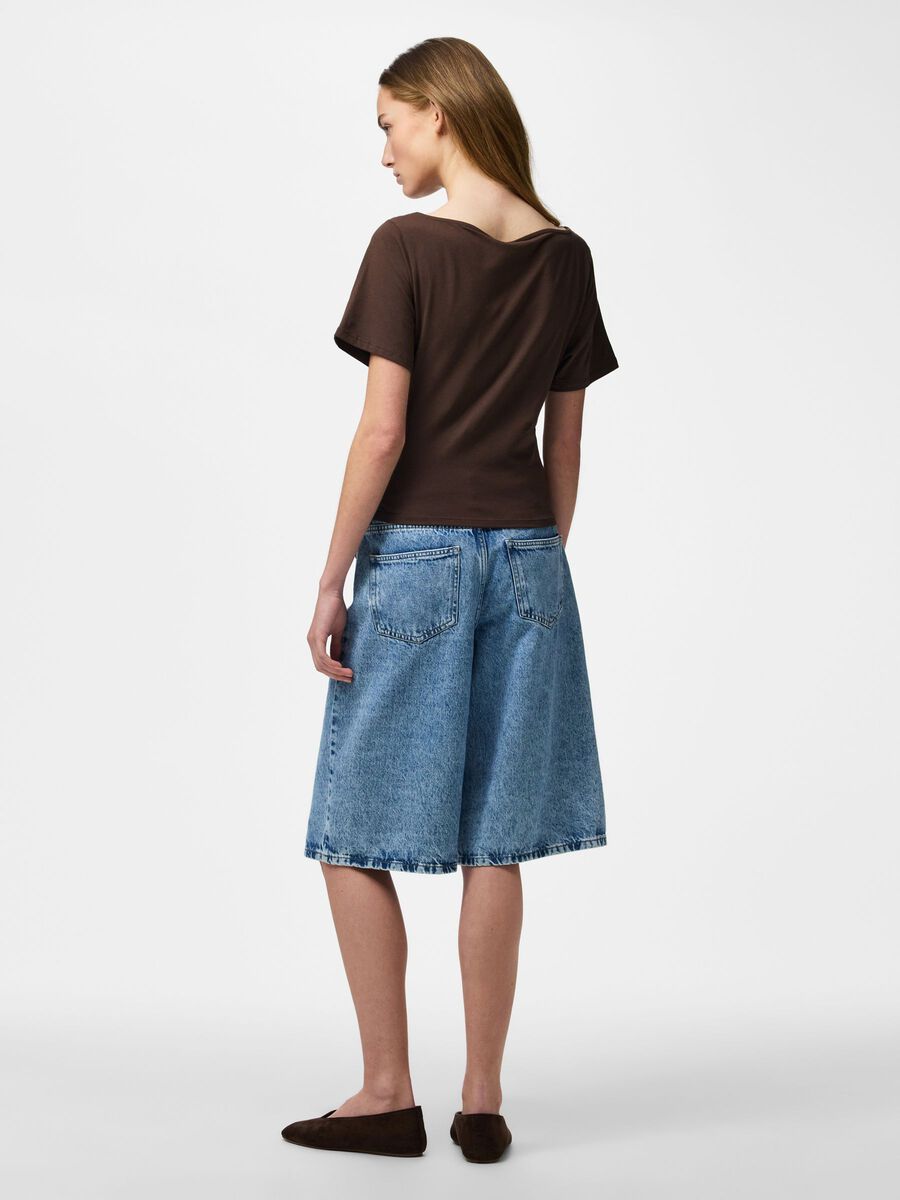 Product carousel image - PCSIRENE DRAPY T-SHIRT, Hot Fudge | 2