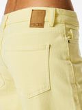 Product image thumbnail - PCSELMA LW WIDE FIT JEANS, French Vanilla | 4