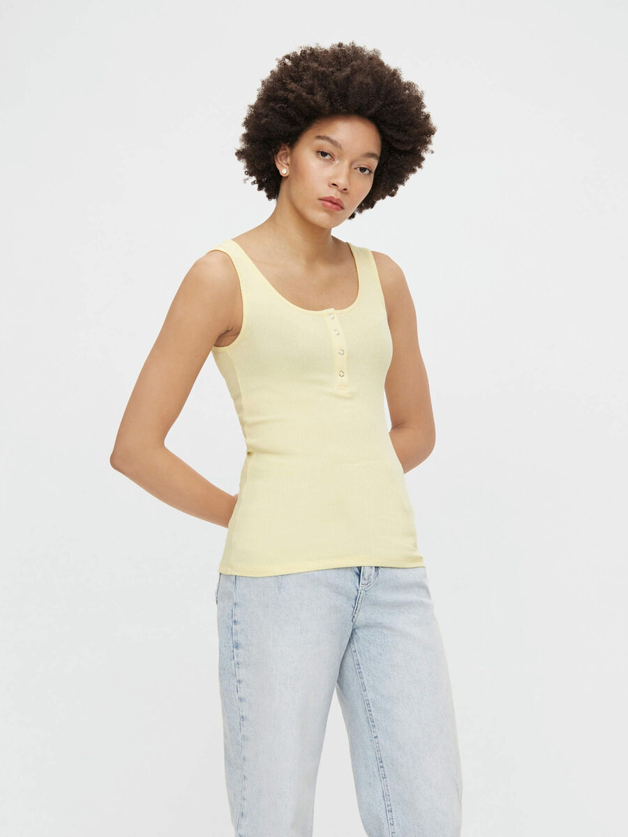 Pieces RIBBED COTTON TOP, Pale Banana, highres - 17101438_PaleBanana_003.jpg