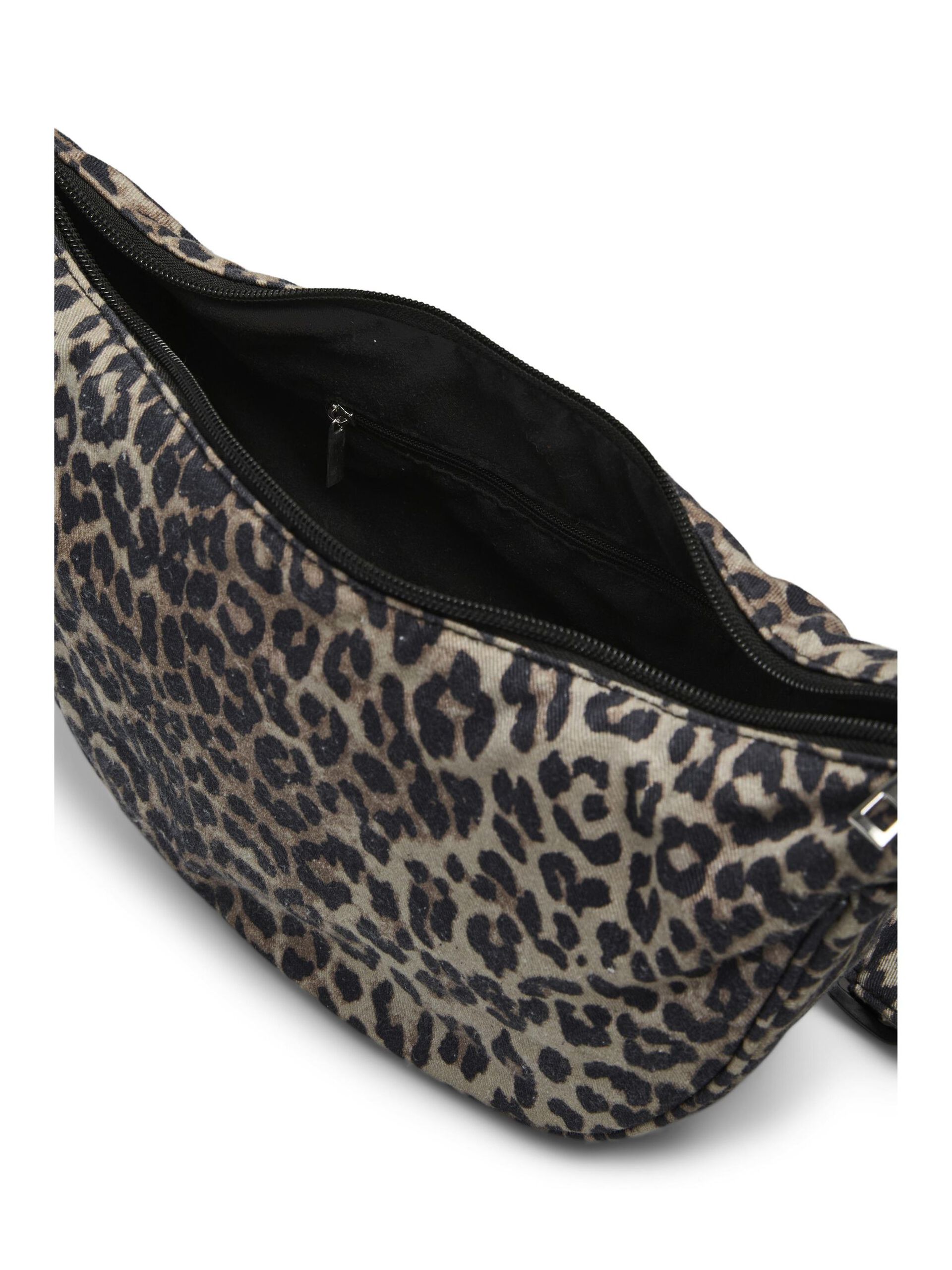 Carousel image - PCAMANDA BUM BAG, Black | 3
