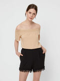 Pieces OFF-SHOULDER BLOUSE, Sesame, highres - 17100270_Sesame_003.jpg