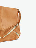 Pieces LEATHER CROSSBODY BAG, Cognac, highres - 17093693_Cognac_006.jpg