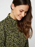 Pieces LONGLINE VISCOSE SHIRT, Deep Lichen Green, highres - 17102255_DeepLichenGreen_744146_007.jpg