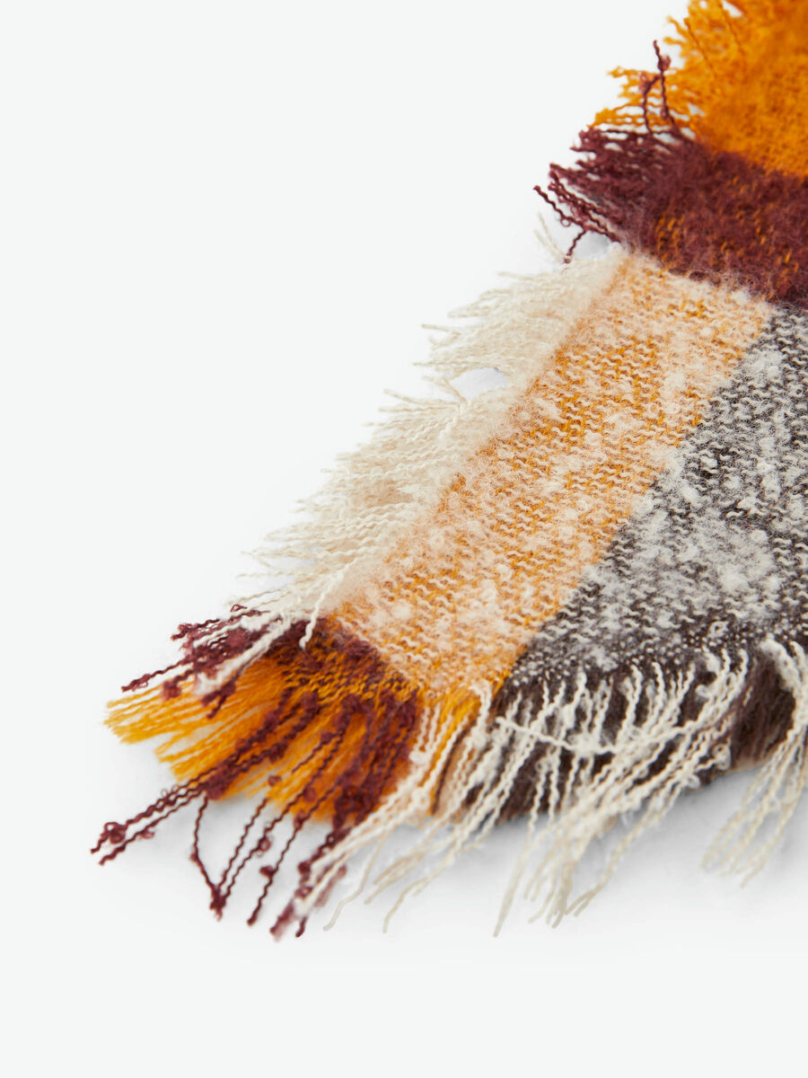 Pieces SOFT CHECKED SCARF, Inca Gold, highres - 17099650_IncaGold_006.jpg