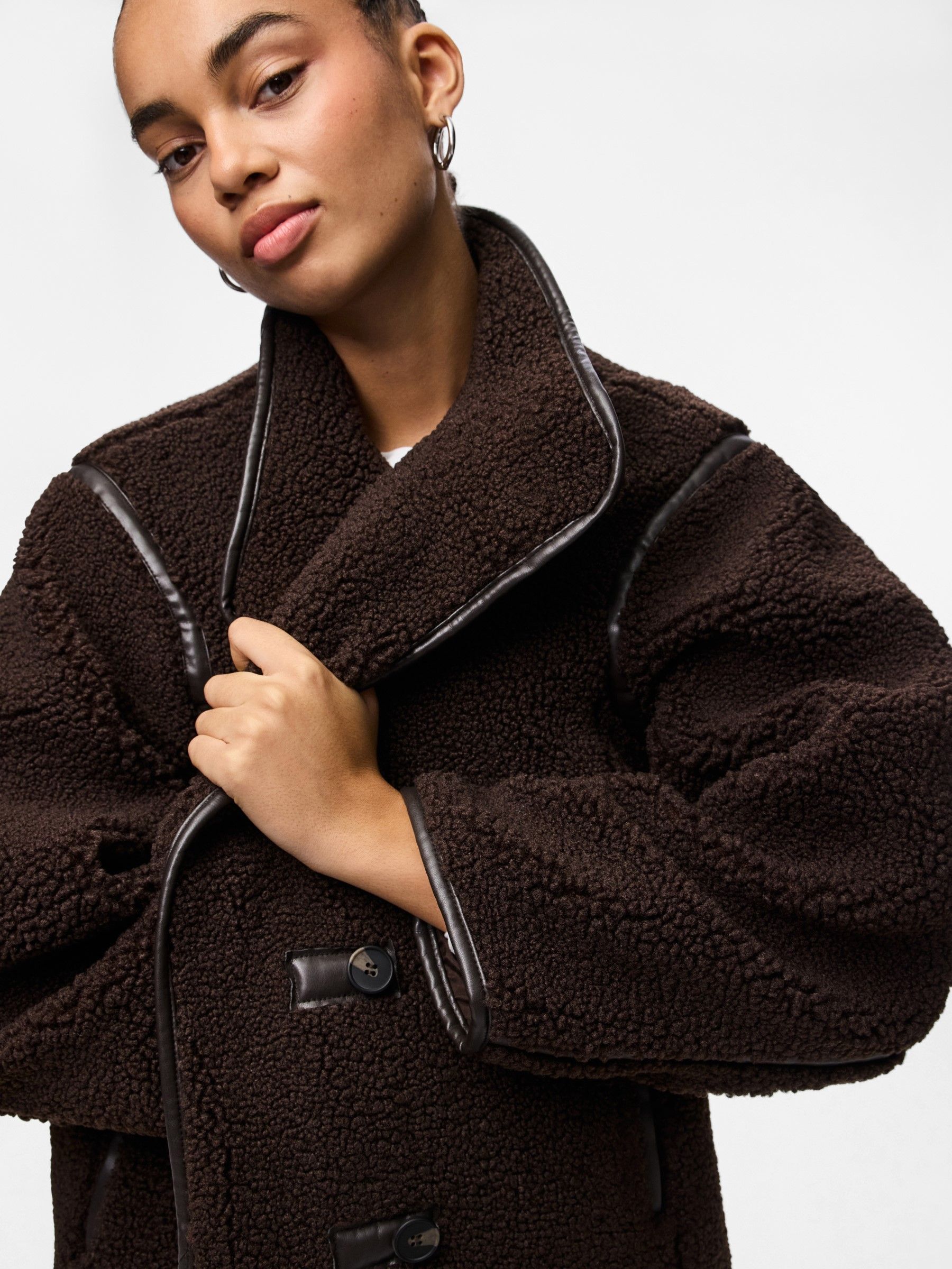 TEDDYJAKKE | Brun | PIECES® Norge