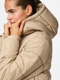 Product image thumbnail - PCBEE LANG DYNEJAKKE, Silver Mink | 6