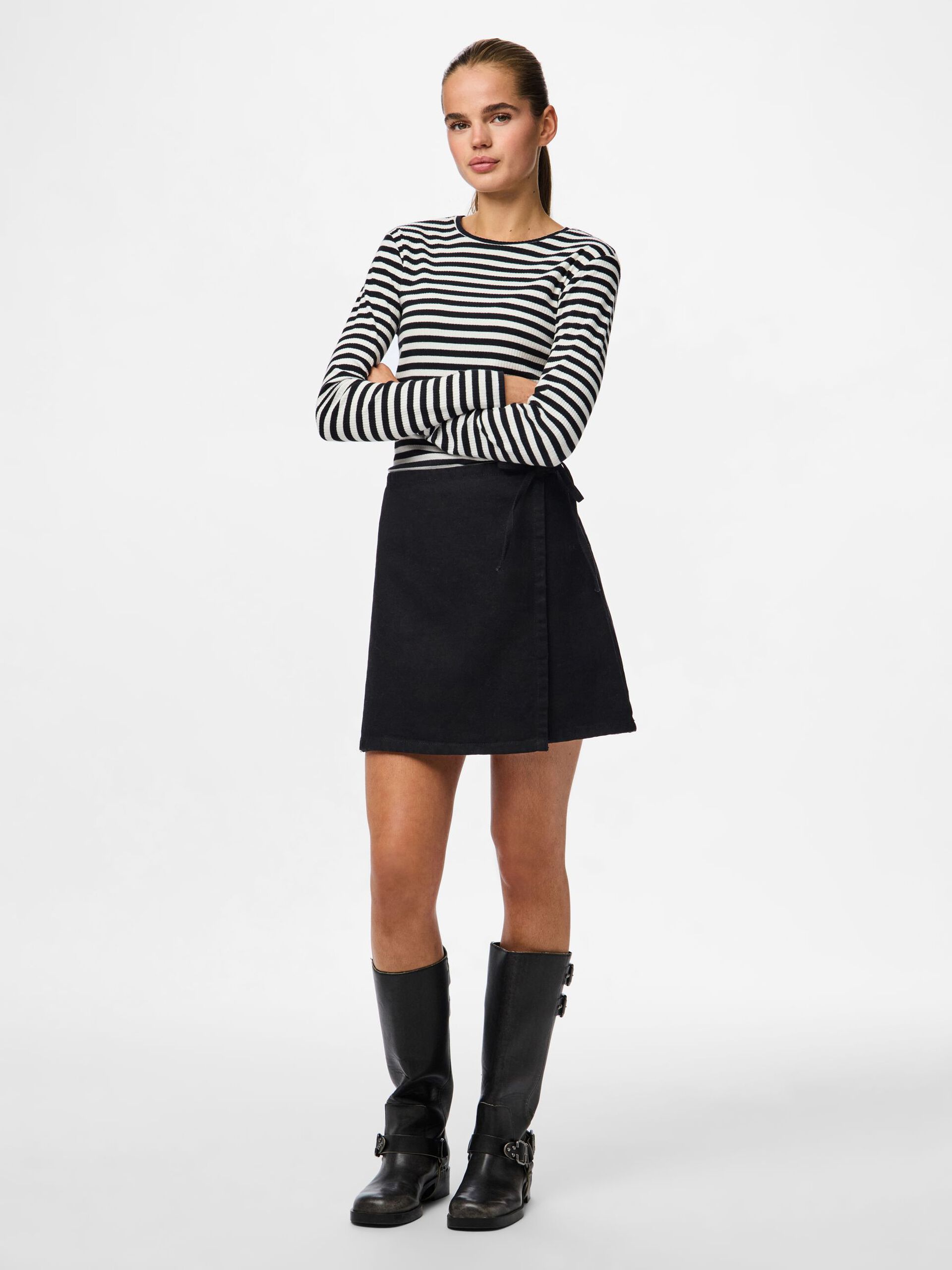 Carousel image - PCFLORA DENIM WRAP SKIRT, Black Denim | 4